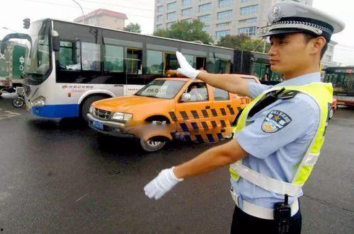 东方交警上新闻最新爆料,揭秘交通违规背后的真相